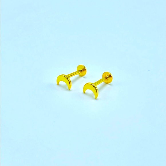 Tiny gold moon stud earrings, 925 sterling stud. Small moon stud. - Picture 3 of 6